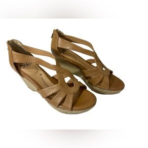 Sofft Women’s 10 Tan Wedged Casual Boho Espadrilles Sandals With Gold Zipper